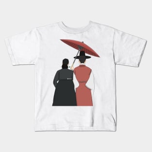 Under the queen's umbrella Kids T-Shirt